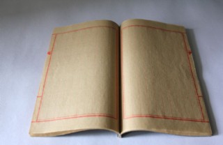 打开的古书图片